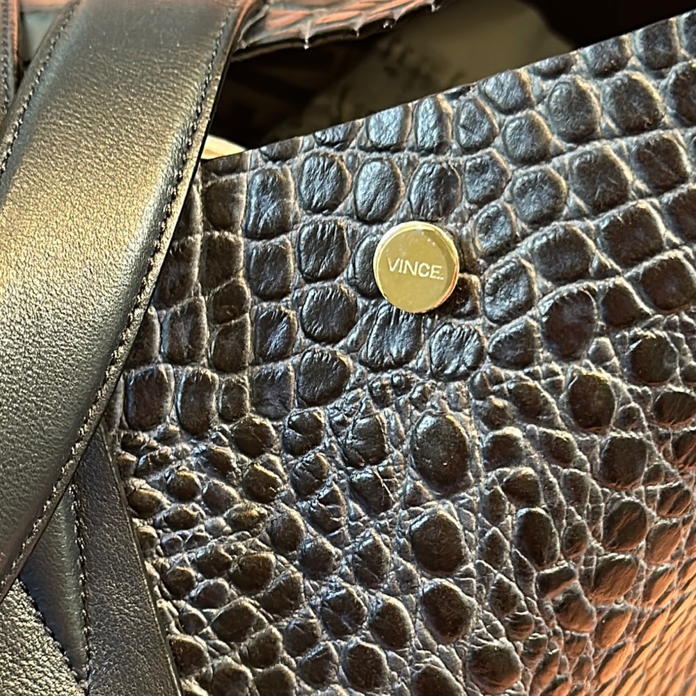 New VINCE Elegant Black Crocodile-Embossed Tote Bag - Picture 2 of 11